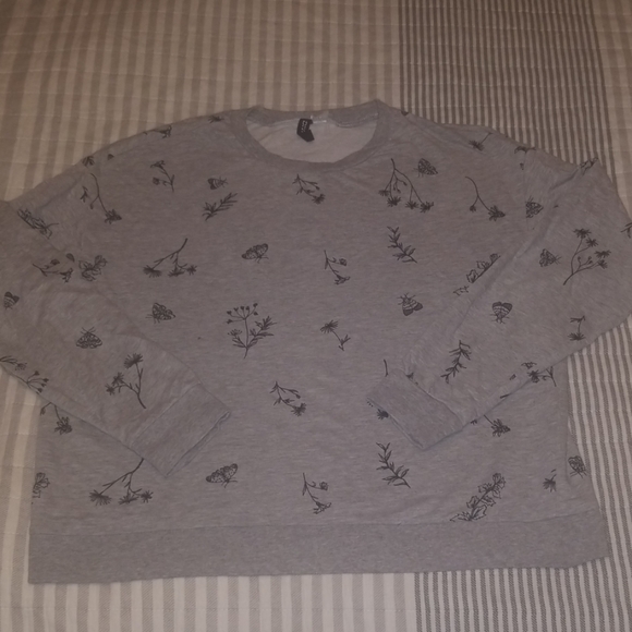 Grey H&M sweatshirt - Picture 1 of 3